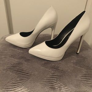 Classy/Sexy White ALDO pumps!